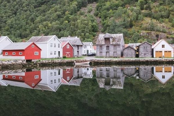 Comment réserver un gîte en ligne ? Tout ce qu'il faut savoir pour planifier votre séjour en toute simplicité.
