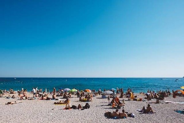 10 Secrets pour un Camping Idyllique en Bord de Mer